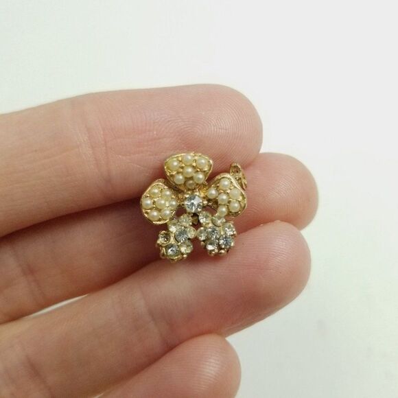 Vintage Tiny Rhinestone and Faux Pearl Flower Brooch, Pansy Lapel Pin, Estate - Picture 5 of 6